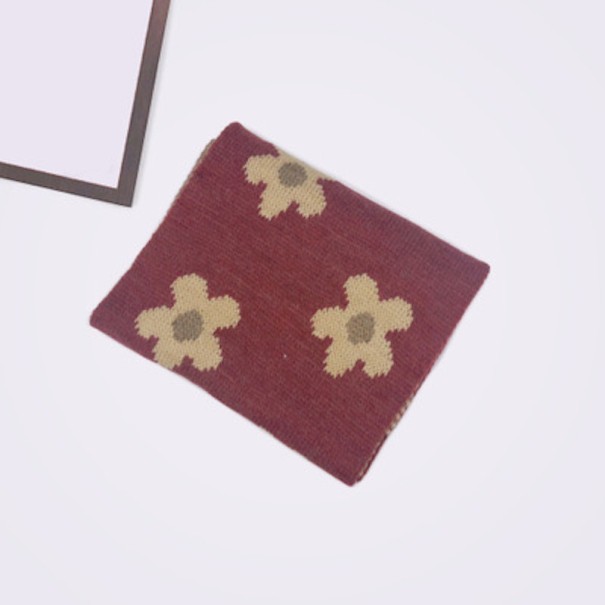 Barnscarf med blommor A401 vinröd