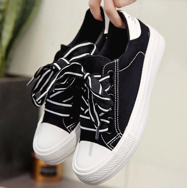 Baskets pour femmes noir 36