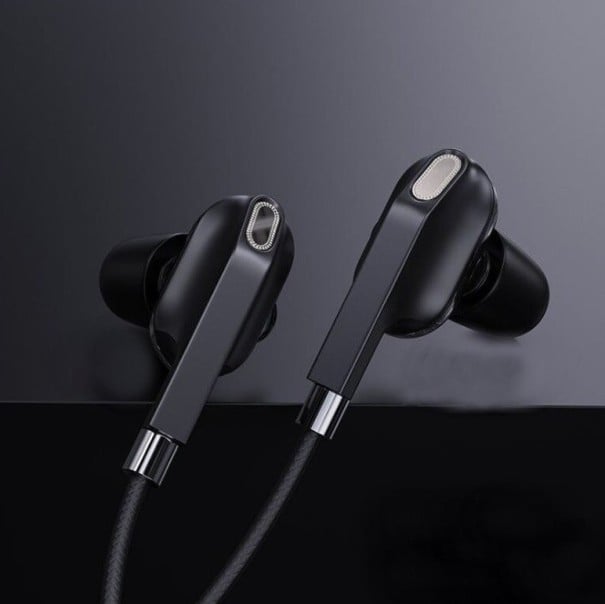 Basowe słuchawki douszne z mikrofonem Odbieranie i kończenie rozmowy Oświetlenie głośności i odtwarzania muzyki Opleciony kabel 1,2 m Wtyk czarny