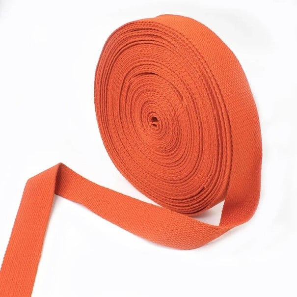 Bavlněno-polyesterový popruh 50 mm 4 m Pevný pás 1,3 mm silný Odolný materiál Vysoká nosnost Univerzální použití Šití, výroba oranžová