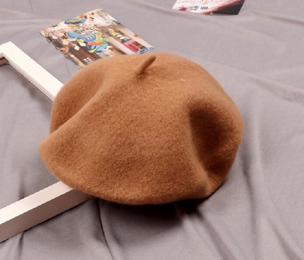 Beret dziecięcy brązowy