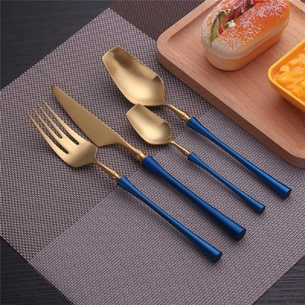 Bestickset 4 st 7