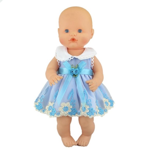 Blaues Kleid für eine Puppe 1