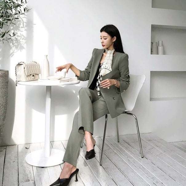 Blazer y pantalón de mujer B967 verde militar L