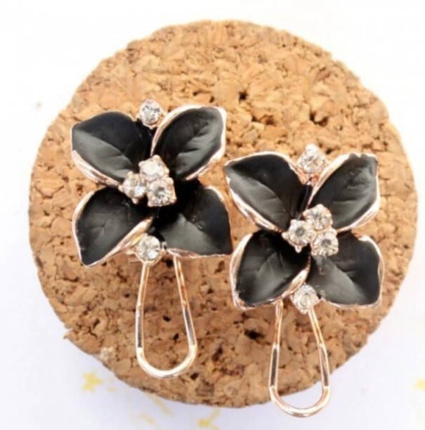 Blumenohrringe für Damen schwarz