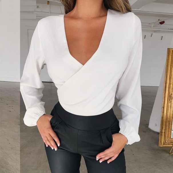 Blusa sexy con escote alto. blanco XS