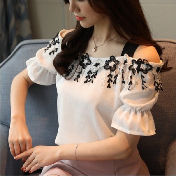 Bluse mit nackten Schultern weiß M