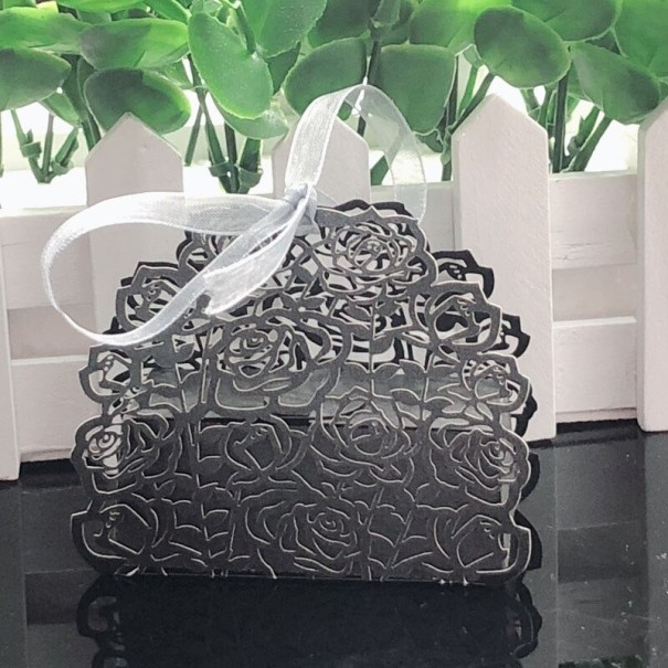 Boîte cadeau avec des roses 10 pièces noir