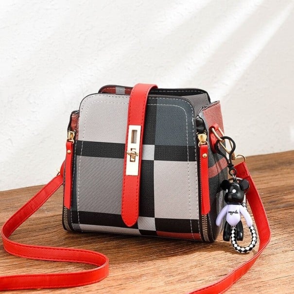 Bolsa crossbody feminina com padrão xadrez Fita frontal com fecho rotativo Vários compartimentos no interior Couro PU e poliéster 19 x 18 x vermelho