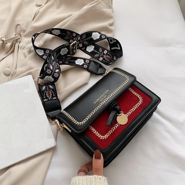 Bolsa de senhora preta à tiracolo com frente vermelha Bordado dourado Nó com pendente Alça larga com padrão floral Couro PU 19 x 15 x 7 cm 1