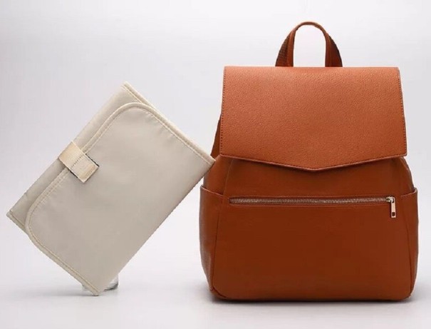 Bolso cambiador con almohadilla marrón