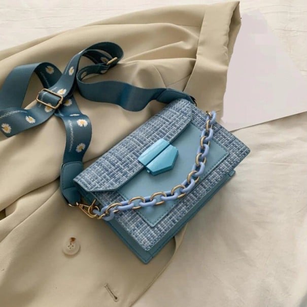 Bolso cruzado de mujer con cadena masiva y correa ancha con estampado de flores Superficie estructurada de cuero PU 20 x 15 x 8 cm azul
