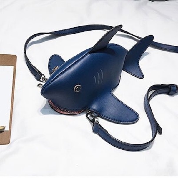 Bolso de mano de mujer con forma de tiburón azul oscuro