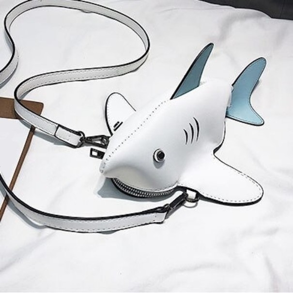 Bolso de mano de mujer con forma de tiburón blanco
