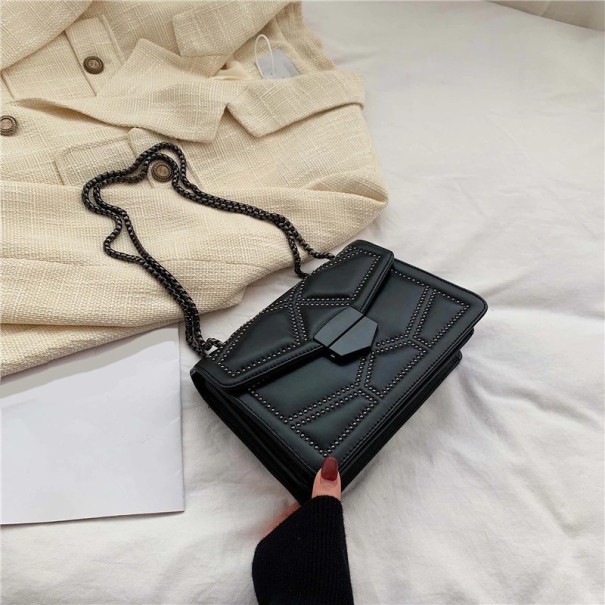 Bolso de mano de piel para mujer con tachuelas M693 negro