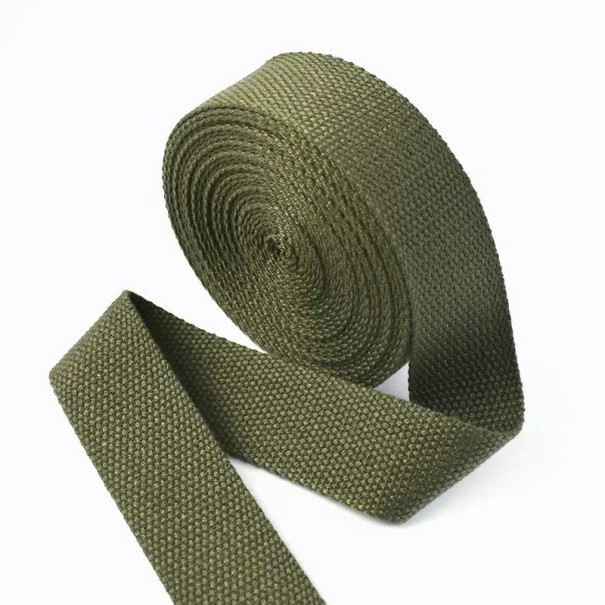 Bomuld-polyester-vævning 25 mm 4 m Massivt bånd 1,3 mm tykt Holdbart materiale Høj belastningskapacitet Universel anvendelse Syning, fremstilling, fastgørelse, udendørs armygrøn