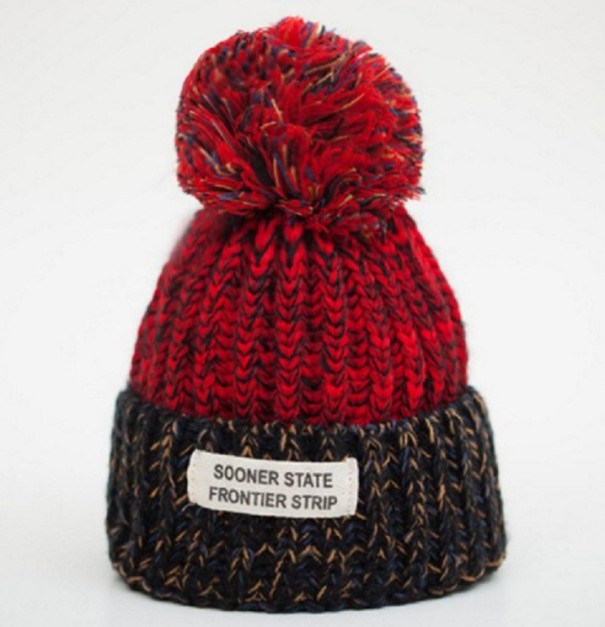 Bonnet d'hiver pour enfants avec pompon J864 rouge