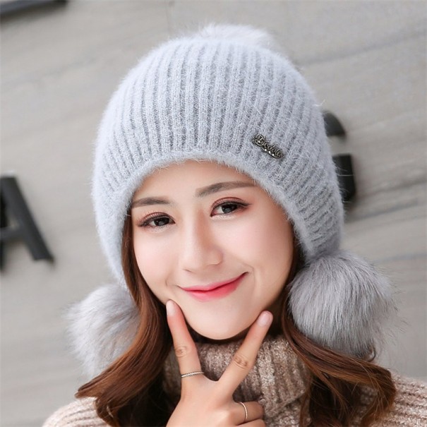 Bonnet d'hiver pour femmes avec pompons A1 gris
