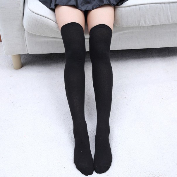 Botas altas hasta la rodilla de mujer en color liso negro