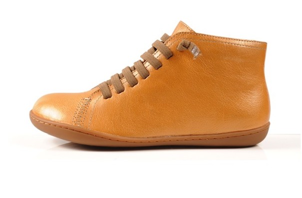 Botas de cano curto com atacadores para senhora amarelo 44