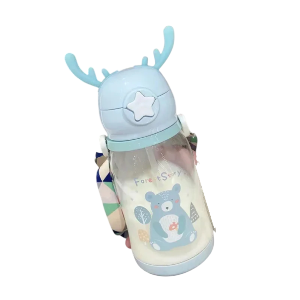 Botella de plástico para niños con correa y cuernos en la tapa 600 ml Botella portátil de agua para niños azul