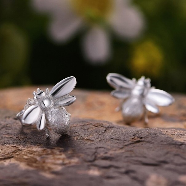 Boucles d'oreilles à clou pour femmes abeille argenté