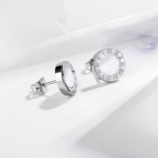 Boucles d'oreilles à clou pour femmes avec des chiffres romains 5