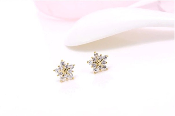 Boucles d'oreilles à clou pour femmes flocon de neige doré