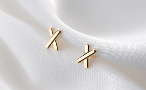 Boucles d'oreilles à clou pour femmes X doré