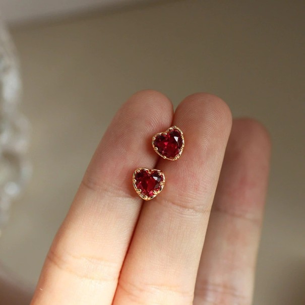 Boucles d'oreilles à clous en forme de cœur pour femmes C1090 doré