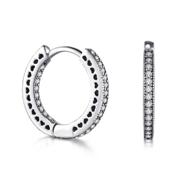 Boucles d'oreilles circulaires pour femmes avec des cœurs 1