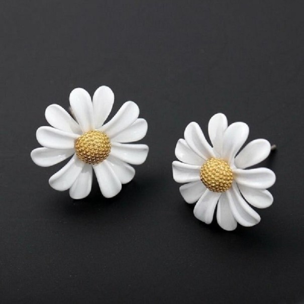 Boucles d'oreilles marguerites pour femmes 1