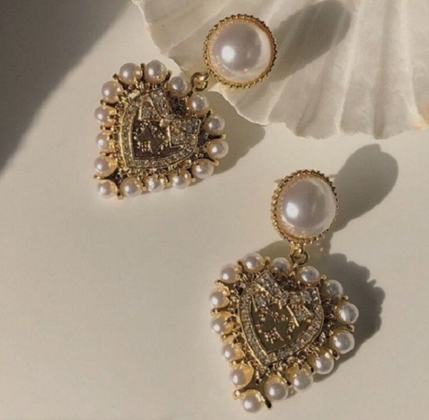 Boucles d'oreilles pendantes en forme de cœur C1089 1