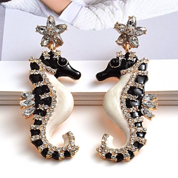 Boucles d'oreilles pendantes en forme de hippocampe pour femmes noir