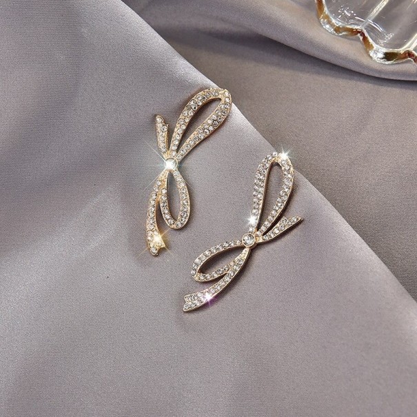 Boucles d'oreilles pour femmes en forme de nœud 1