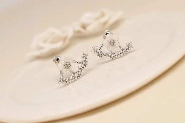 Boucles d'oreilles pour femmes fleurs argenté