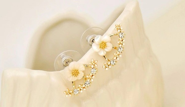 Boucles d'oreilles pour femmes fleurs doré