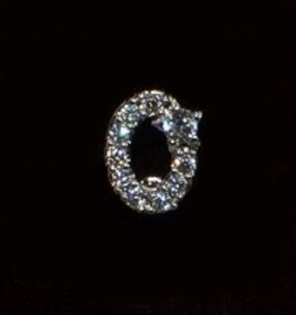 Boucles d'oreilles puces avec zircon O