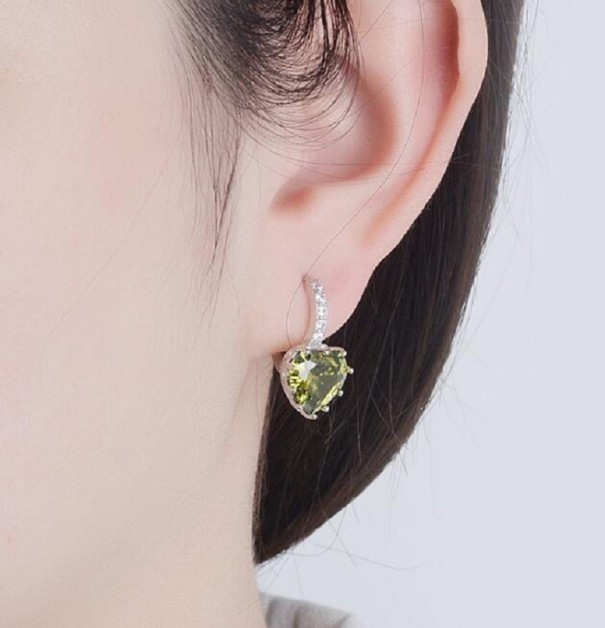 Boucles d'oreilles rondes en forme de cœur pour femmes G520 Olive