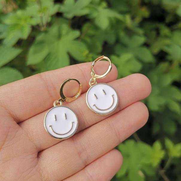 Boucles d'oreilles rondes pour femmes avec des smileys 10