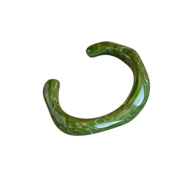 Bracelet en acrylique pour femme 6 cm de large forme irrégulière ouvert épaisseur 1,15 cm design moderne pour un usage quotidien vert