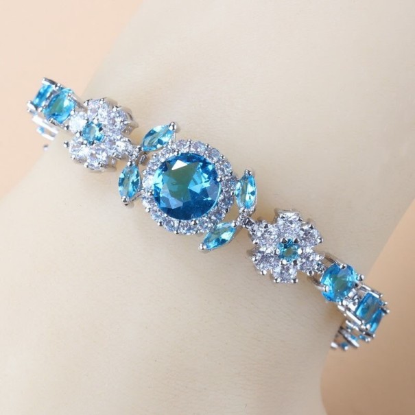 Bracelet femme avec zircon bleu clair