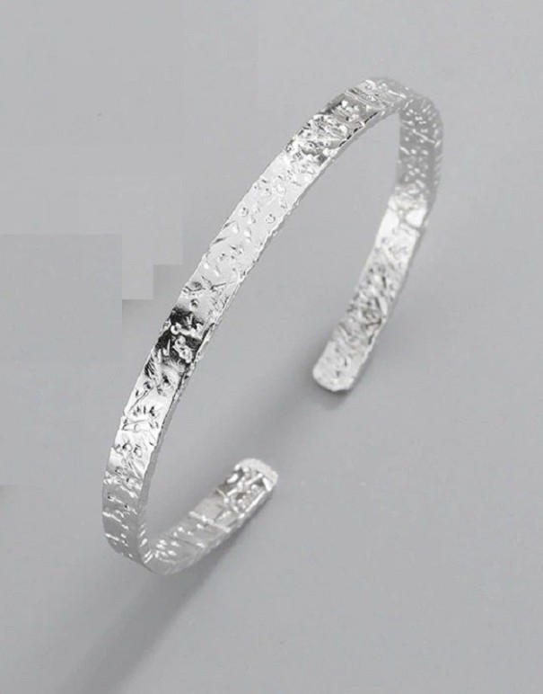Bracelet ouvert plat pour femme argenté