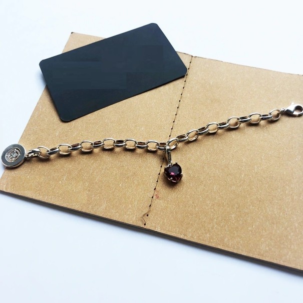 Bracelet pour femme avec de grands maillons et un cœur 19 cm
