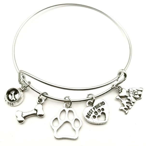 Bracelet rigide pour femmes avec pendentifs 1