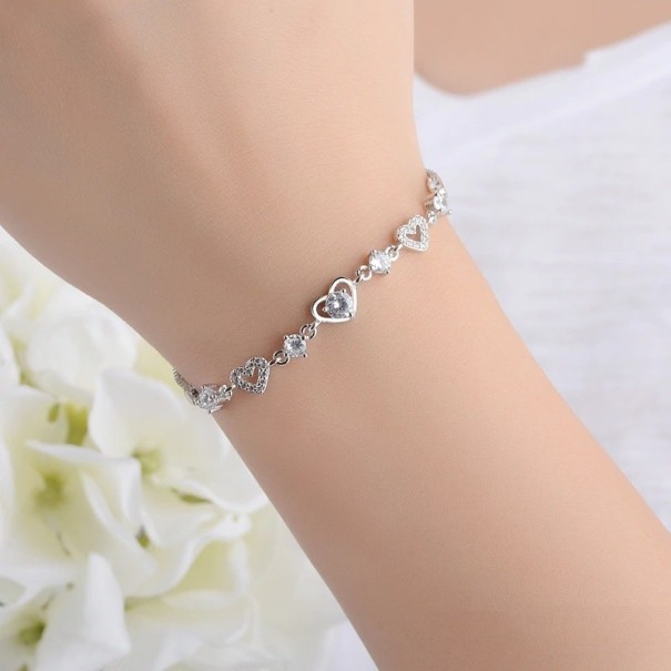 Bracelet scintillant en forme de cœur pour femmes avec pierres 1