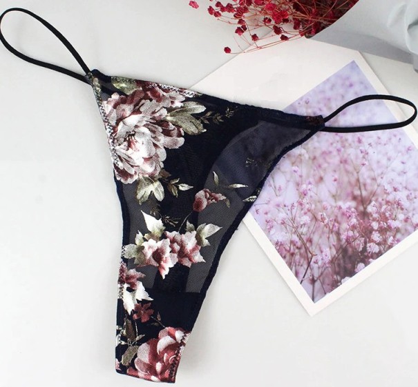 Braguita brasileña con encaje y flores negro M