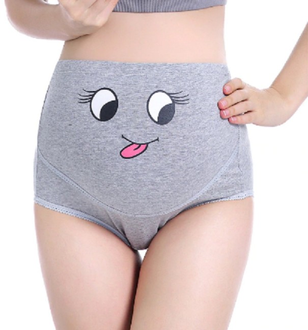 Braguitas de maternidad sobre el vientre gris XL