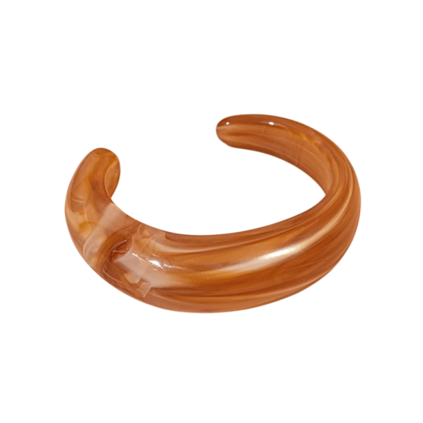 Brățară din acril pentru femei, manșetă, 6 cm, formă geometrică, deschisă, design modern pentru purtare zilnică maro-alb