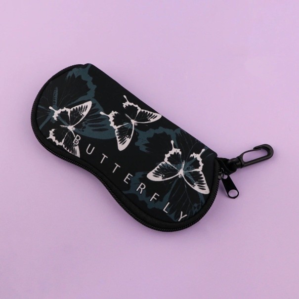 Brillenetui 17,9 x 8,5 cm mit Schmetterlingen Reißverschluss und Karabiner Schützendes Brillenetui mit Schmetterlingsdekor für den alltäglichen Gebrauch schwarz